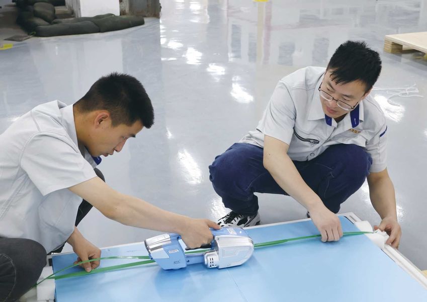 Jiangsu X-solar Green Building Technology Co., Ltd. خط إنتاج المصنع