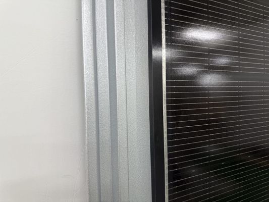 الدفيئة BIPV الشريط الشمسي الطاقة الكهربائية 520W تشغيل الجهد 39.68 فولت