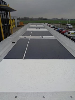 560W لوحة شمسية مرنة CE IEC شهادة ISO حزمة صادرة مع 44.19V أقصى فولت تشغيل التوتر الشحن السريع